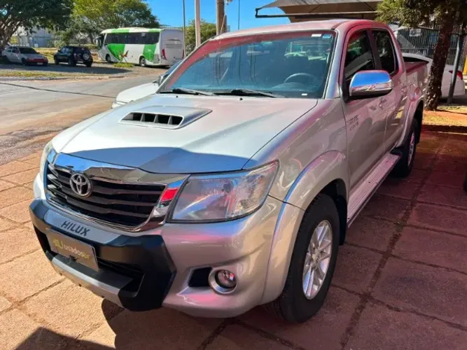 Toyota Hilux CD SRV D4-d 4X4 3.0 TDI Diesel AUT 2013