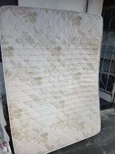 Colchão de casal 