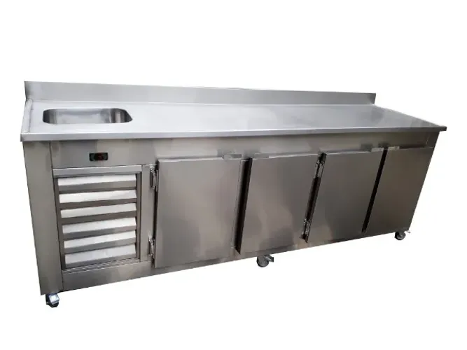 Balcão refrigerado sob medida inox