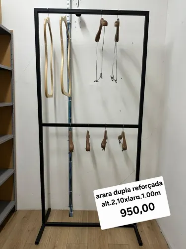 Arara dupla , expositor 