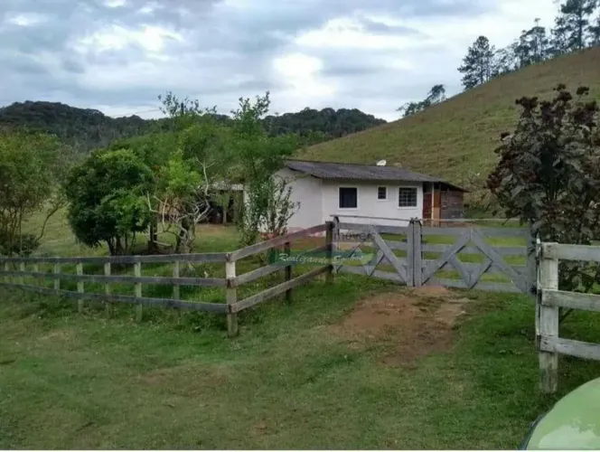 Sítio com 2 dormitórios à venda, 36300 m² por R$ 330.000,00 - Centro - Natividade da Serra