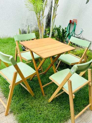 Jogo de mesa com 4 cadeiras Tramontina