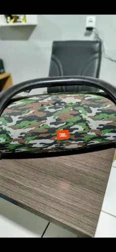 Caixa JBL Bombox
