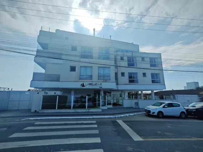 Imóvel para venda possui 108 metros quadrados com 2 quartos em Canasvieiras - Florianópoli