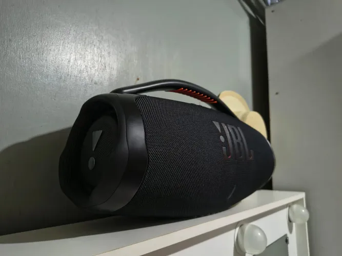 Caixa de som jbl bomboox 3