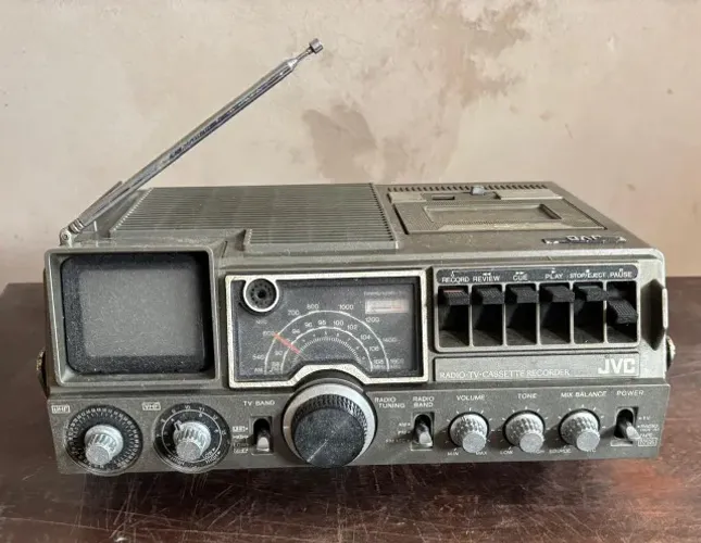 Aparelho 3 em 1 JVC 3070 - Rádio, TV e Toca-Fitas Cassete
