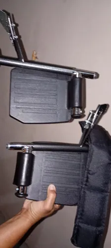 Suporte de colocar o pé na cadeira de rodas com cinta