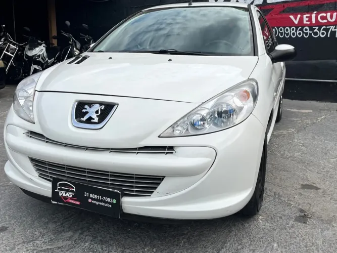 Peugeot 207 XR 1.4 Flex 8V 3P 2013