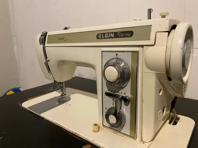 Máquina de costura zigzag pro