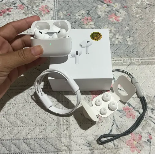 Fone de ouvido Bluetooth com cordinha