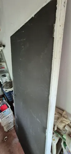Porta preta com batente 98 x 2.13
