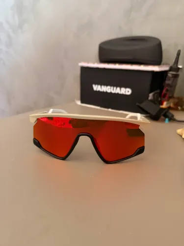 VENDO OAKLEY BXTR