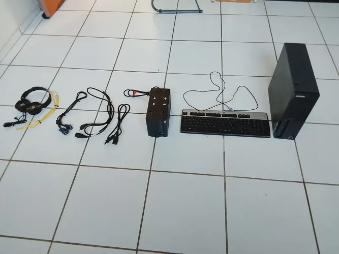 VENDO COMPUTADOR CPU COM DEFEITO E SEM HD