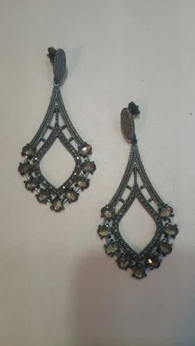 Brinco formato de gota 