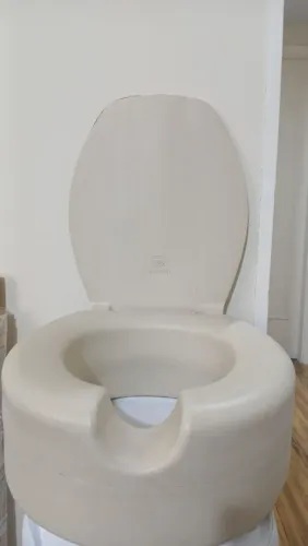 Assento sanitário para deficiente