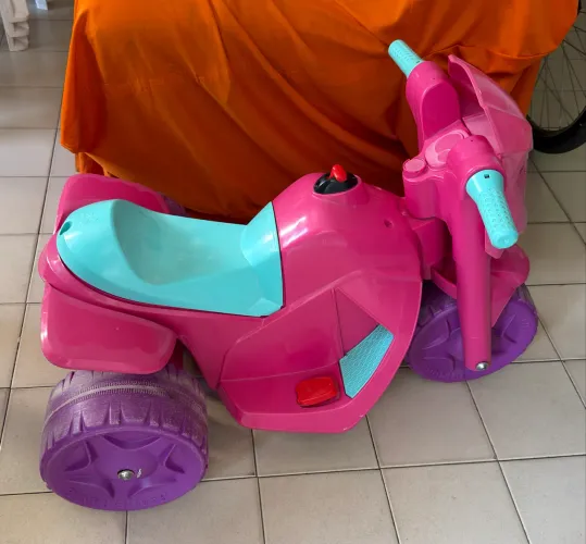 Moto elétrica infantil