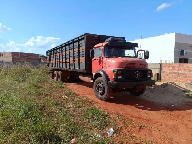 Mbenz 1316 boiadeiro truck