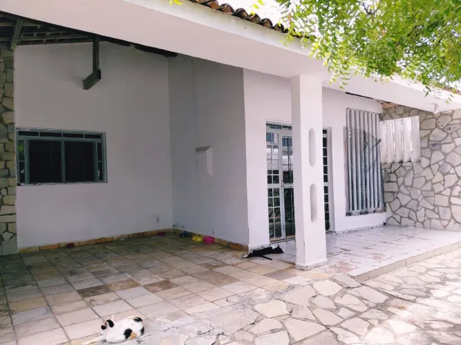 Casa Grande no Valentina com 4 quartos e 3 salas [Terreno 10x36] NÃO FINANCIA 