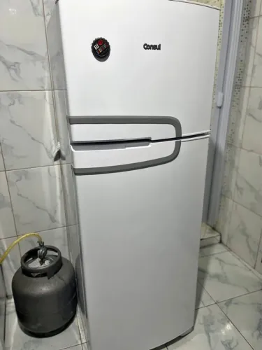 Geladeira Frost free - Duplex - acompanha a nota - usada por 2 meses - faço entrega