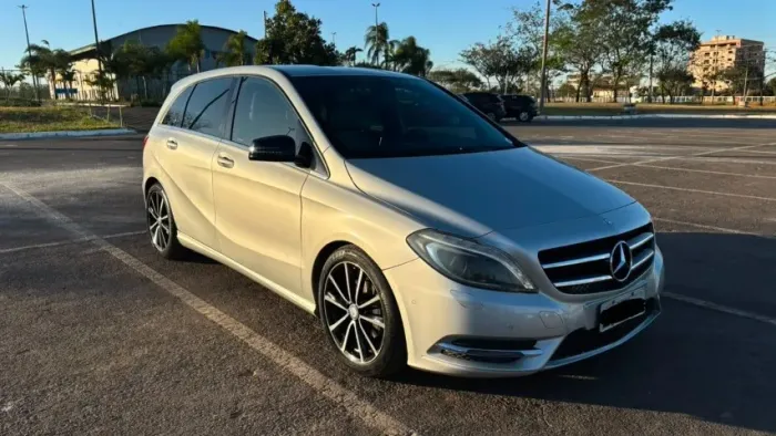 Mercedes-Benz Classe B 200 CGI 1.6 TB Sport 156cv AUT 2013