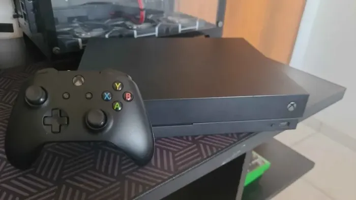 Xbox One X 1TB + Controle Original + 3 Jogos