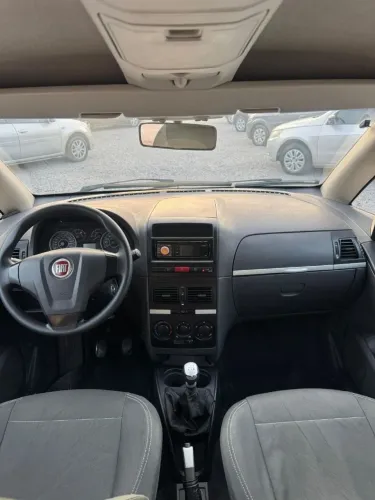 Fiat Idea Attractive 1.4 Fire Flex 8V 5P 2012