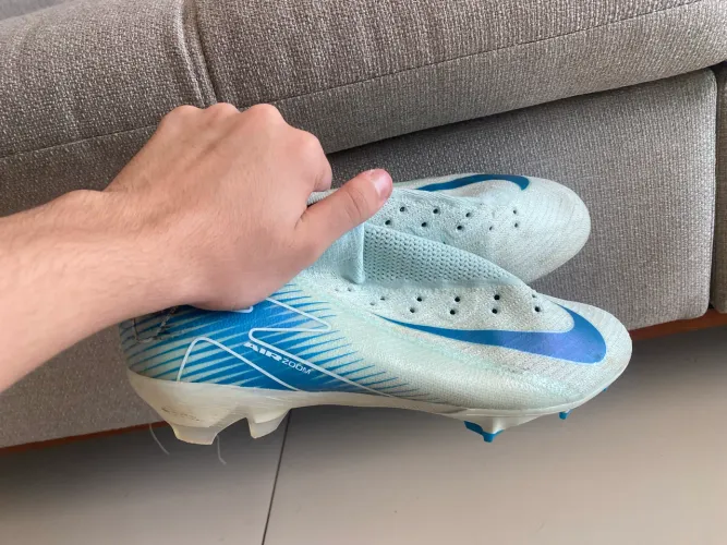Chuteira mercurial oficial de campo. TAMANHO 42