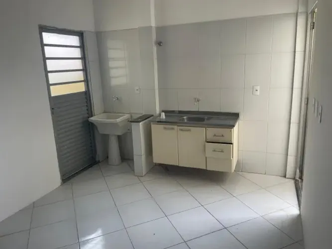 ?Apartamento Bem Localizado no Araés | 2 Quartos