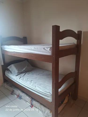 Vendo Beliche seminovo com um colchão novo 