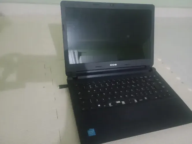Notebook CCE Ultra Thin U25 funcionando