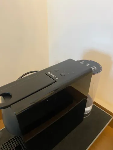 Cafeteira nespresso essencial mini