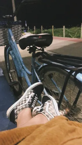 Bicicleta azul de cestinha