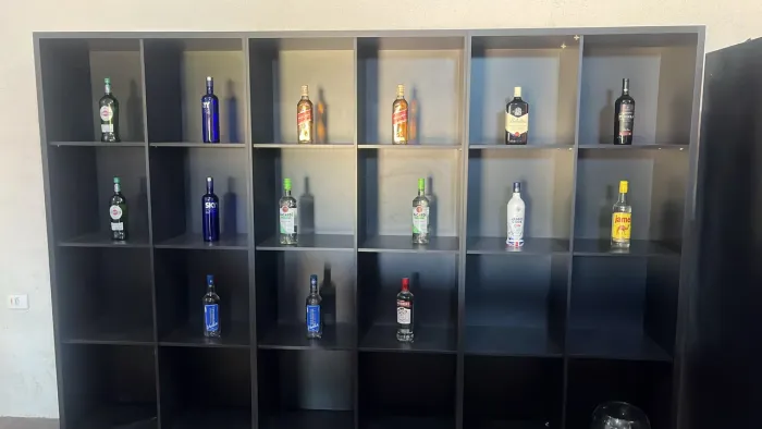 Vendo mobiliário completo de conveniência