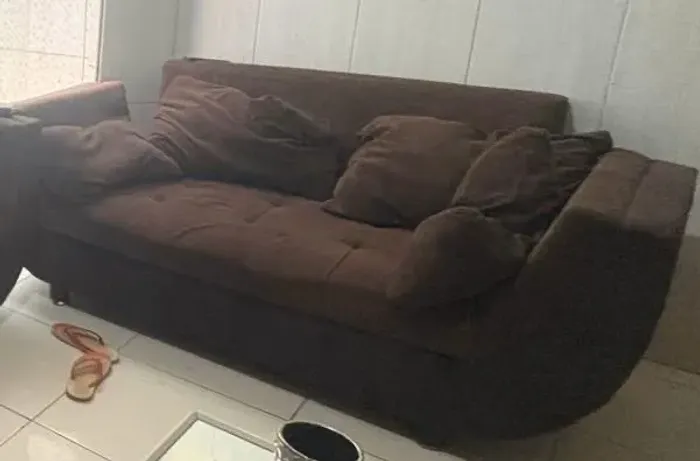 Sofá marrom