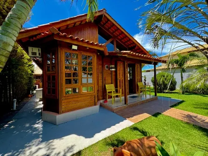 Casa em Búzios com 2 quartos - Condomínio fechado com infraestrutura completa