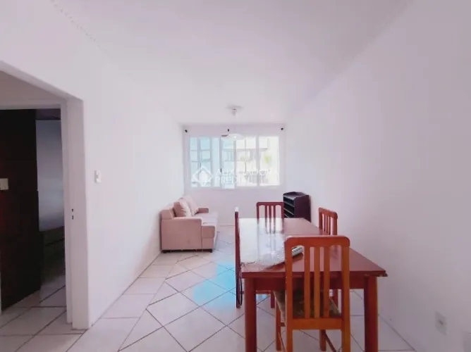 Apto 2 Quartos (1 Suíte) + Vaga Coberta - Centro Floripa