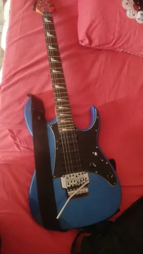 Guitarra Superstrato 