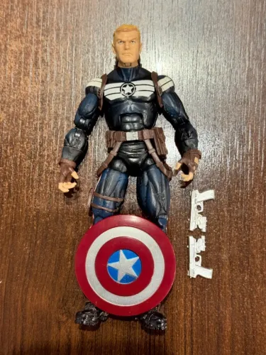 MARVEL LEGENDS COMMANDER STEVE ROGERS WAVE TERRAX 