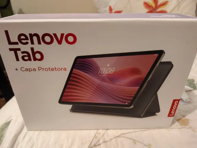 Tablet Lenovo com capa. Completo.