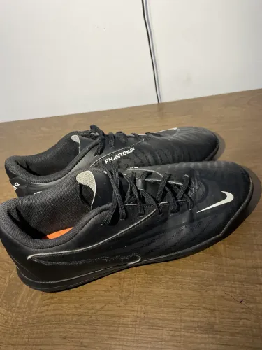 Chuteira Nike Phantom Society