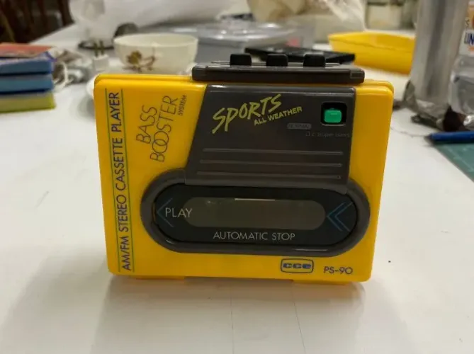 WALKMAN - CCE PS-90 - AM/FM STEREO CASSETTE PALYER 