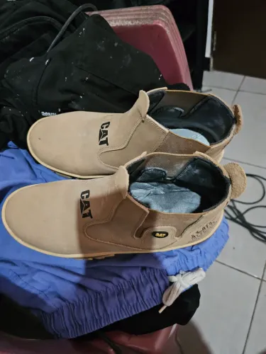 Bota CAT original número 42