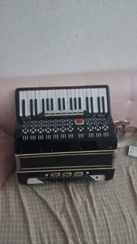 Sanfona Sonelli 80 baixos
