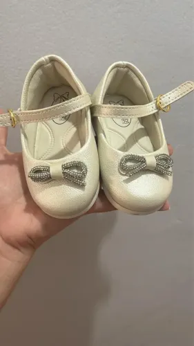 Sapatos de bebê menina
