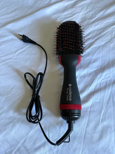 Secador Escova de Cabelo - Cadence (muito nova)