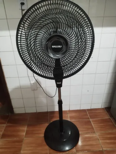 Ventilador de Coluna Mallory Com Controle Remoto 
