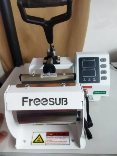 Prensa térmica cilíndrica sublimação para canecas.