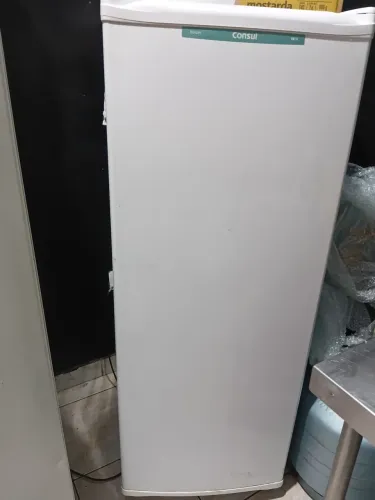 Freezer vertical 121 L