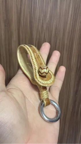 Chaveiro de couro
