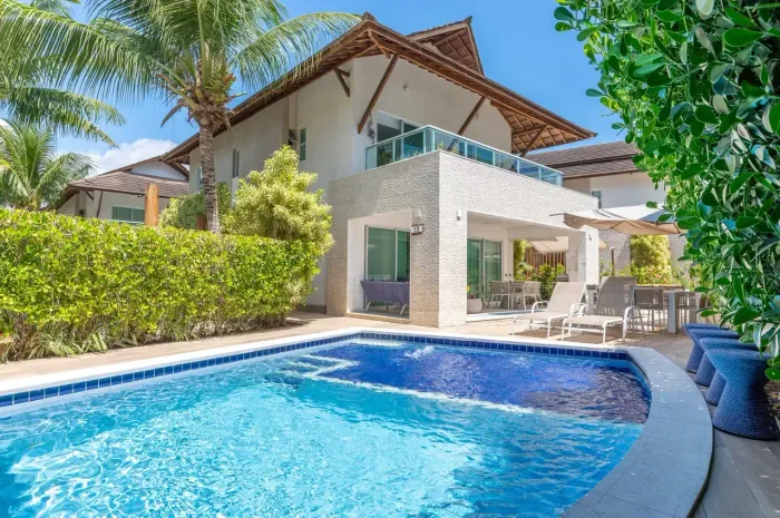 UM REFÚGIO DE 253M² EM MURO ALTO: 5 SUÍTES, PISCINA PRIVATIVA E O PRIVILÉGIO DE VIVER NO C